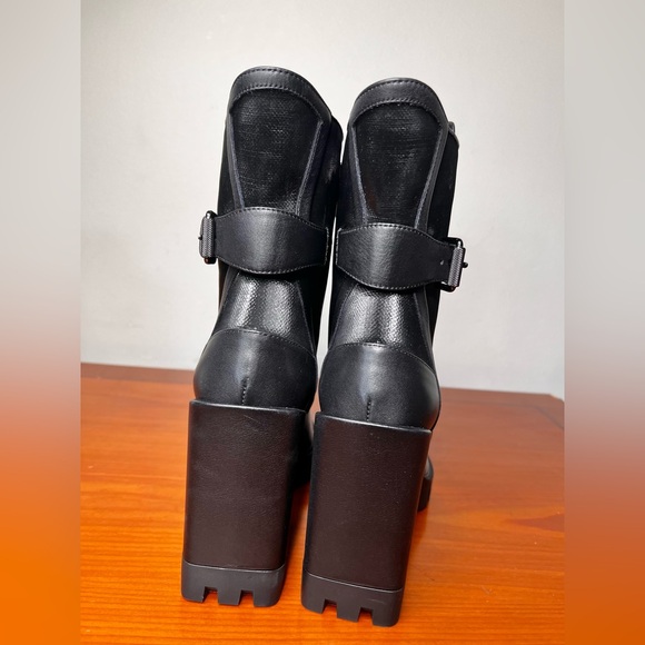 NEW Christian Louboutin Macademia 100 Black Ankle Boots Size 38 - Picture 7 of 10